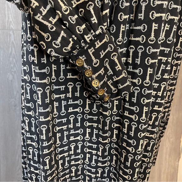 Juicy Couture Mock Neck Long Sleeve Silk Key Print Shift Dress Small / Petite - Picture 4 of 5